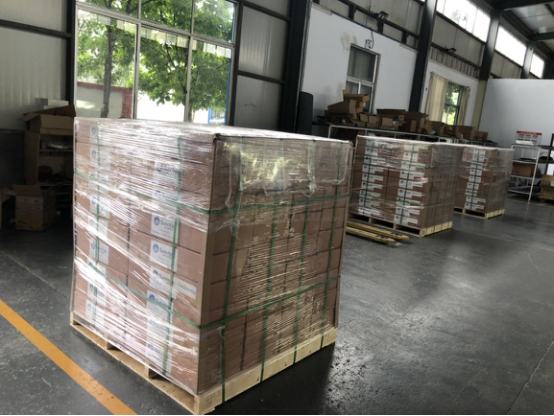 数百套可调光LED路灯再次发往捷克