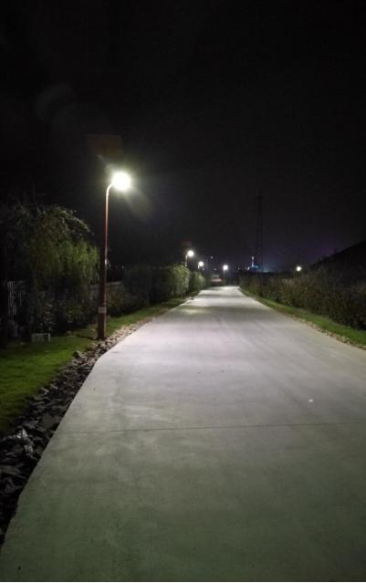 景观太阳能路灯夜景